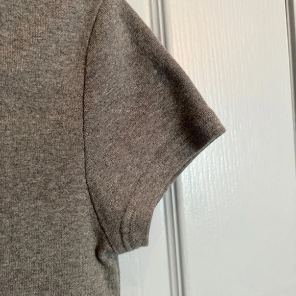 Tommy Hilfiger Women's Short Sleeve V-Neck T Shirt Size Medium Gray Preppy Y2K - Picture 7 of 10